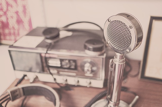 mikrofon sluchátka rádio